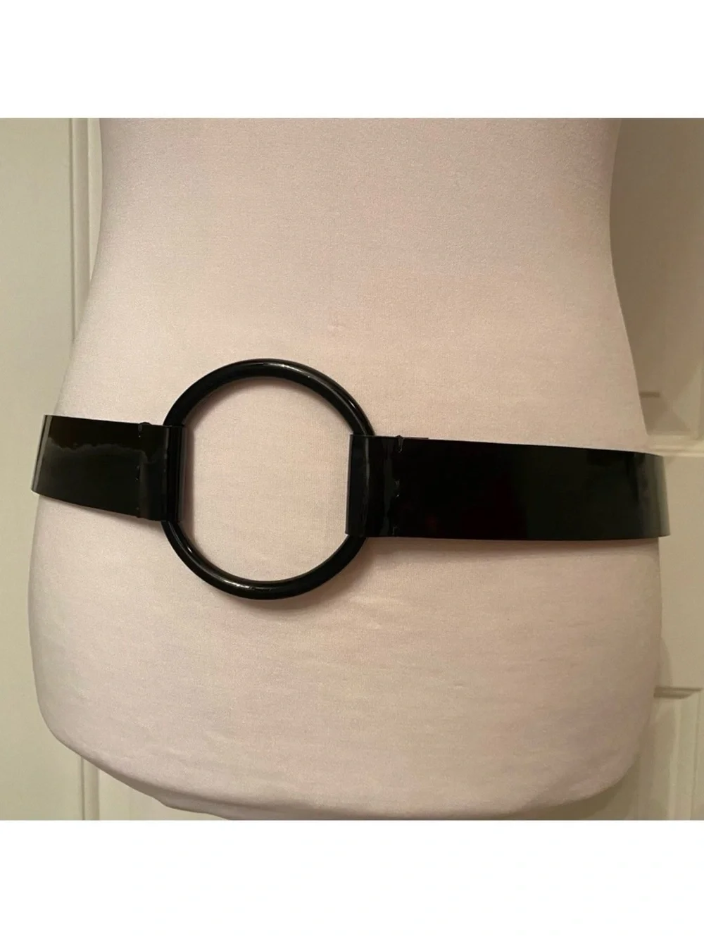 W BY WORTH BELT BLACK PATENT LEATHER ITALY LARGE O RING CENTER SIZE M